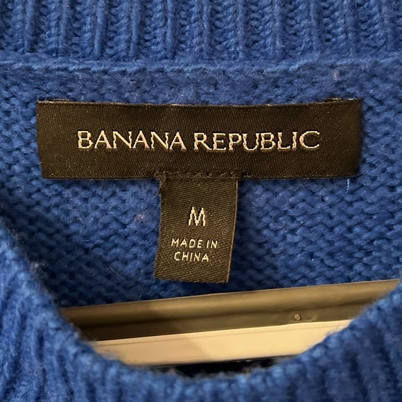 Banana Republic Crew Neck Sweater - Picture 2 of 3
